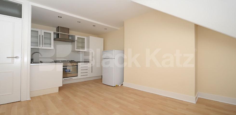 			NEW INSTRUCTION , 3 Bedroom, 1 bath, 1 reception Apartment			 Romola Road , Tulse Hill 